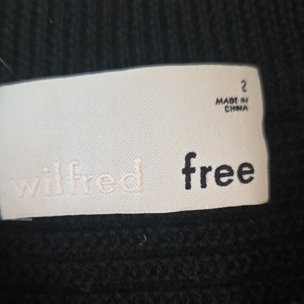 Wilfred Free Aritzia Black Cropped Sweater - Picture 8 of 13